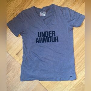 Women’s XS UA Tshirt.